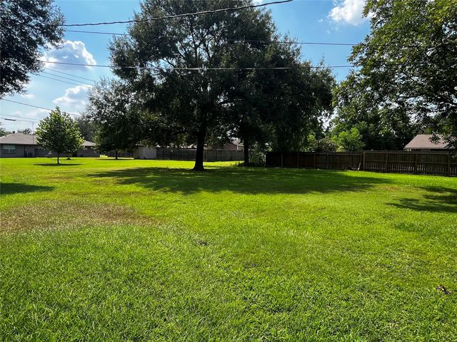 416 Azalea Drive, Baytown, TX 77520