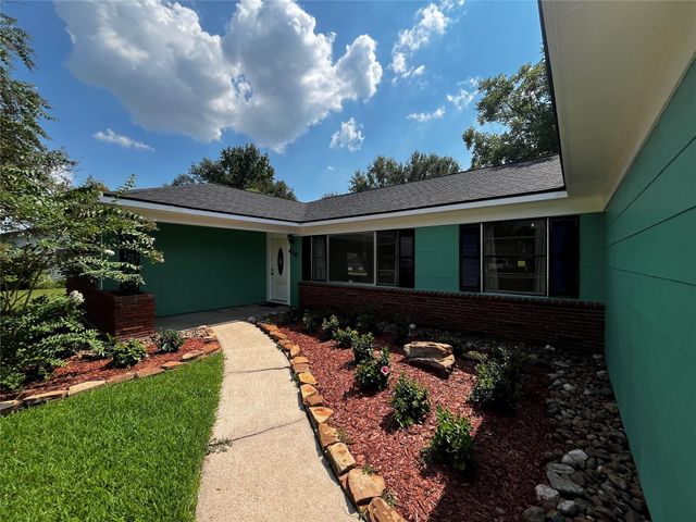 416 Azalea Drive, Baytown, TX 77520