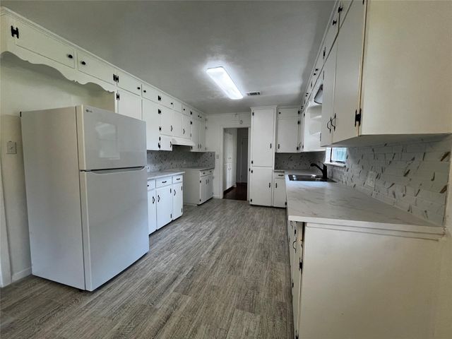 416 Azalea Drive, Baytown, TX 77520