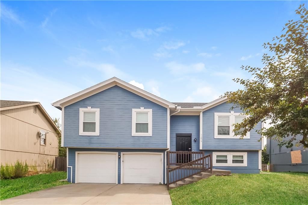 11015 N Lewis Avenue, Kansas City, MO 64157