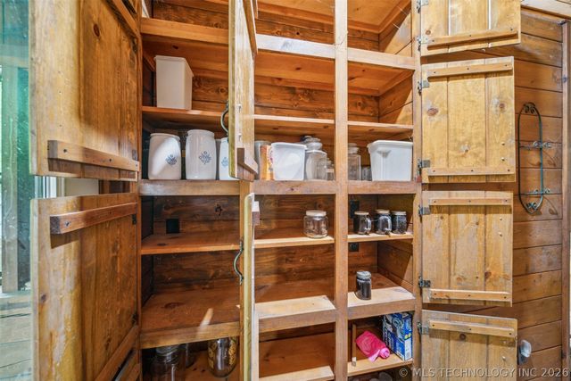 21742 E 660 Road, Tahlequah, OK 74464
