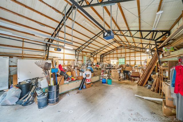 21742 E 660 Road, Tahlequah, OK 74464