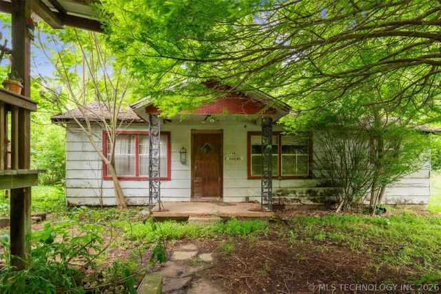 21742 E 660 Road, Tahlequah, OK 74464