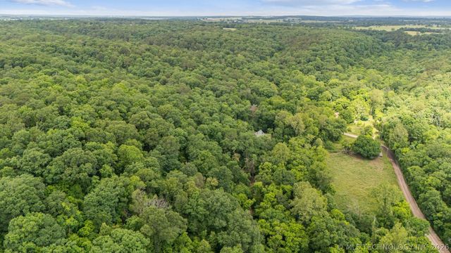 21742 E 660 Road, Tahlequah, OK 74464