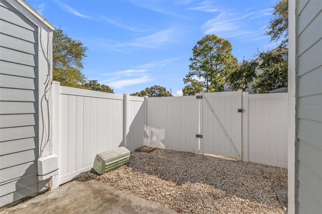 6650 121ST AVENUE 4, Largo, FL 33773