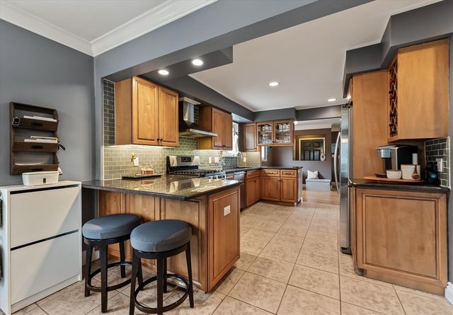 16943 Elizabeth Street, Beverly Hills, MI 48025