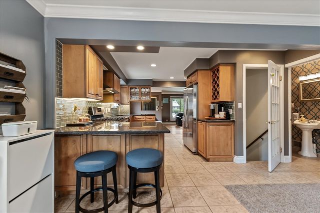 16943 Elizabeth Street, Beverly Hills, MI 48025