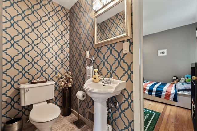 16943 Elizabeth Street, Beverly Hills, MI 48025