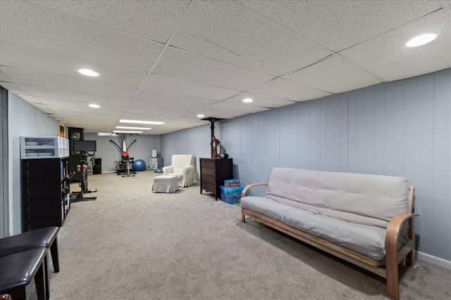 16943 Elizabeth Street, Beverly Hills, MI 48025