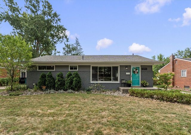 16943 Elizabeth Street, Beverly Hills, MI 48025