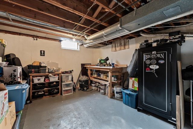 16943 Elizabeth Street, Beverly Hills, MI 48025