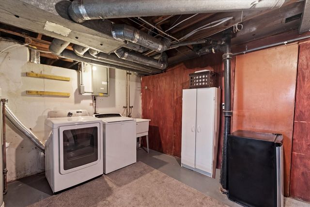 16943 Elizabeth Street, Beverly Hills, MI 48025
