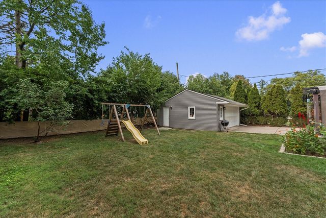 16943 Elizabeth Street, Beverly Hills, MI 48025