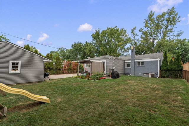 16943 Elizabeth Street, Beverly Hills, MI 48025