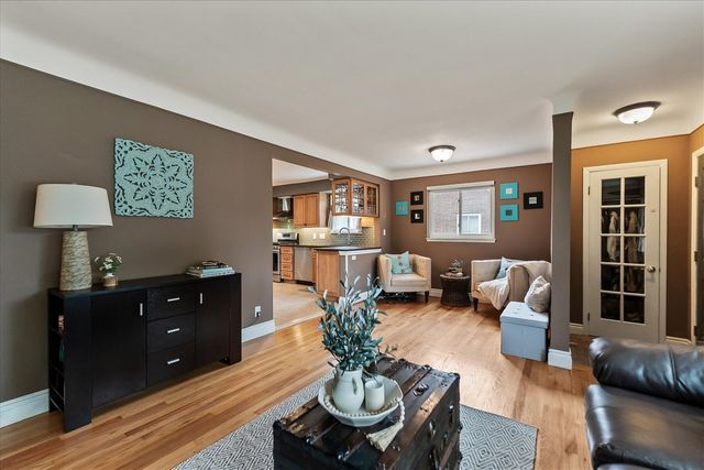 16943 Elizabeth Street, Beverly Hills, MI 48025
