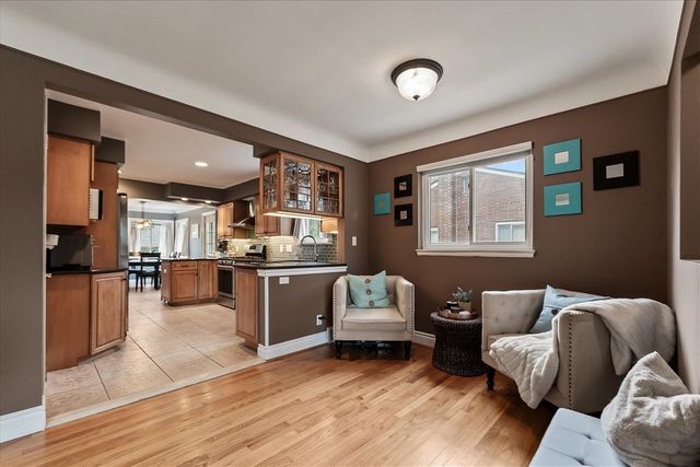 16943 Elizabeth Street, Beverly Hills, MI 48025