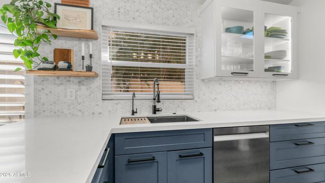 1045 E SUNBURST Lane, Tempe, AZ 85284