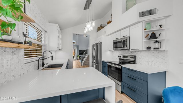 1045 E SUNBURST Lane, Tempe, AZ 85284