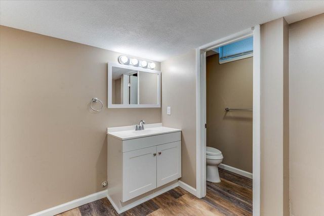 849 N Brook Forest Rd, Derby, KS 67037