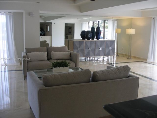 2625 Collins Avenue 1805, Miami Beach, FL 33140