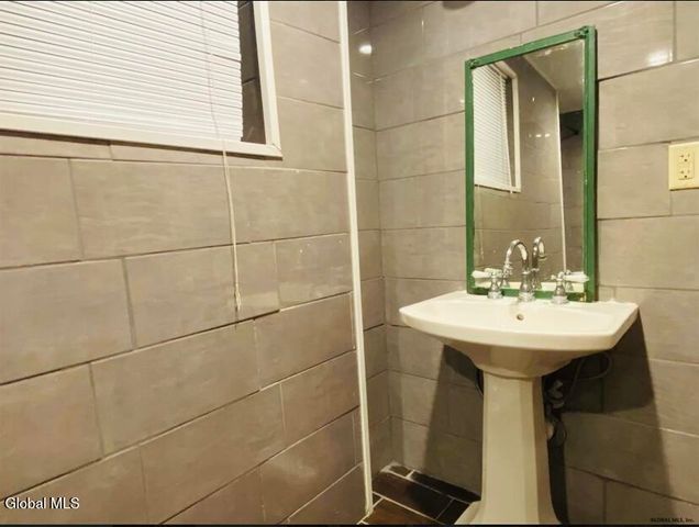 362 Clinton Avenue, Albany, NY 12206