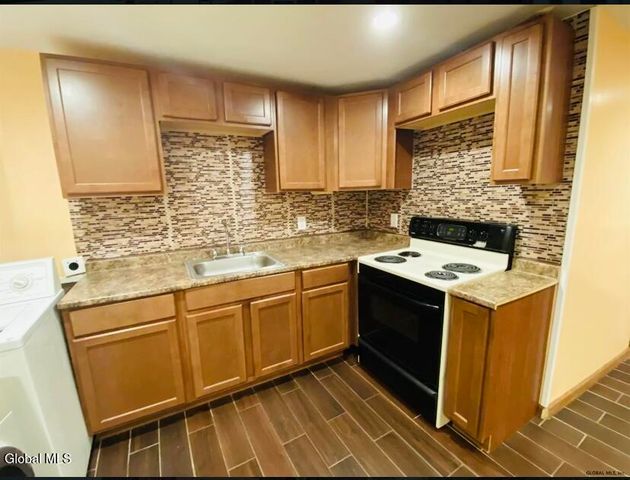 362 Clinton Avenue, Albany, NY 12206