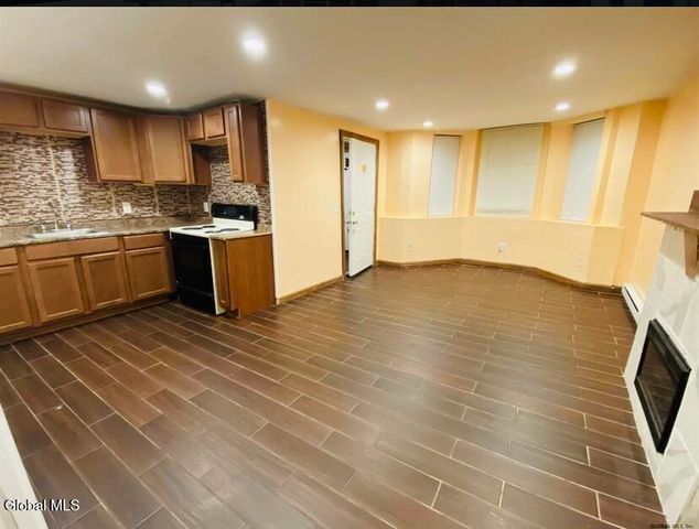 362 Clinton Avenue, Albany, NY 12206