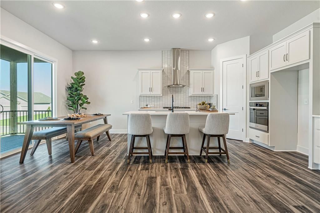 20689 Skyview Lane, Spring Hill, KS 66083