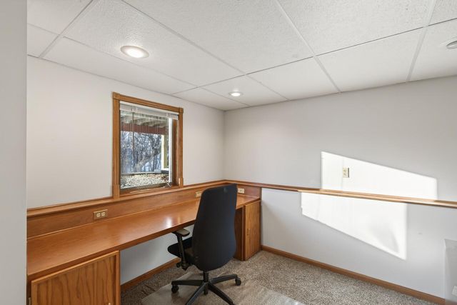 2539 Highwood Avenue E, Maplewood, MN 55119