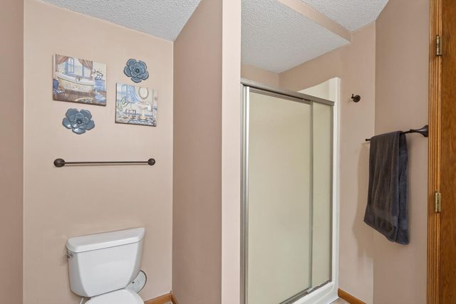 2539 Highwood Avenue E, Maplewood, MN 55119