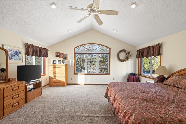 2539 Highwood Avenue E, Maplewood, MN 55119