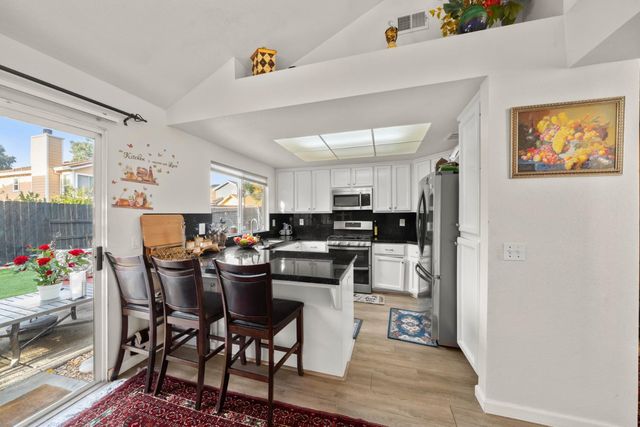 3731 Willow Bend Pl, Antelope, CA 95843