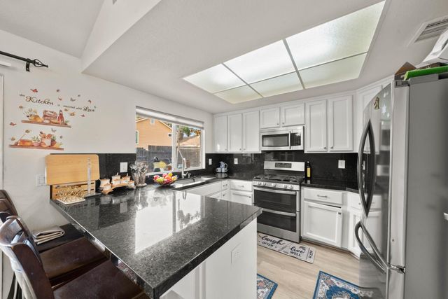 3731 Willow Bend Pl, Antelope, CA 95843