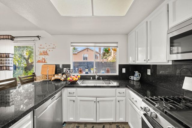 3731 Willow Bend Pl, Antelope, CA 95843