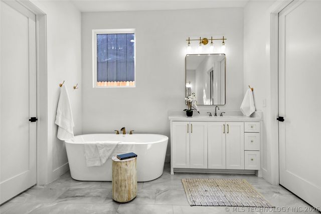 7927 E 26th Place, Tulsa, OK 74129