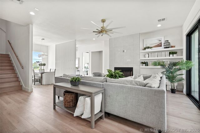 7927 E 26th Place, Tulsa, OK 74129