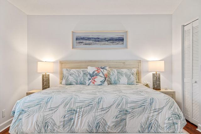 913 Club Drive, Palm Beach Gardens, FL 33418