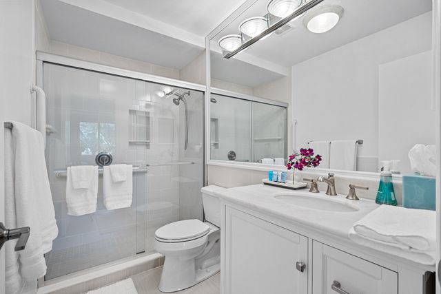 913 Club Drive, Palm Beach Gardens, FL 33418