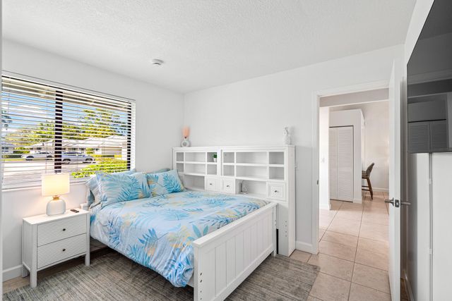 913 Club Drive, Palm Beach Gardens, FL 33418