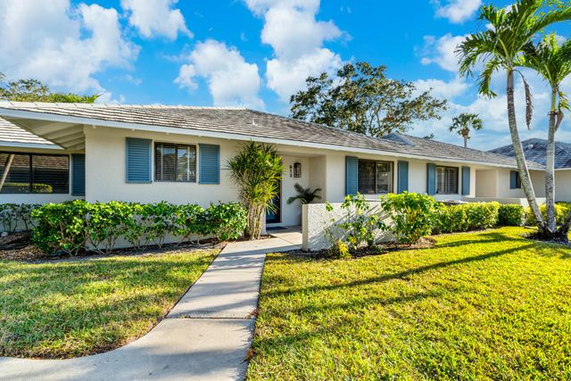 913 Club Drive, Palm Beach Gardens, FL 33418