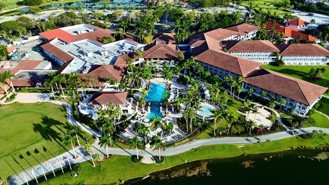 913 Club Drive, Palm Beach Gardens, FL 33418