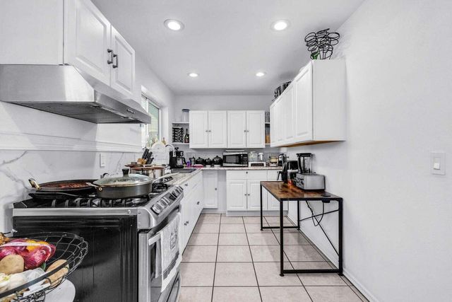 1963 S 7th STREET, Milwaukee, WI 53204