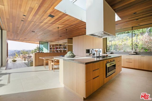 1675 Carla, Beverly Hills, CA 90210