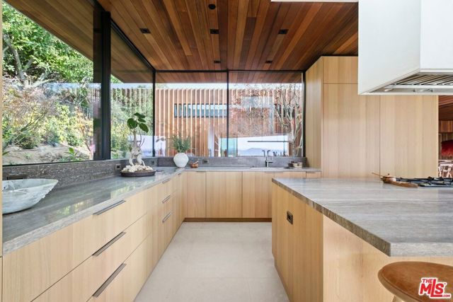 1675 Carla, Beverly Hills, CA 90210