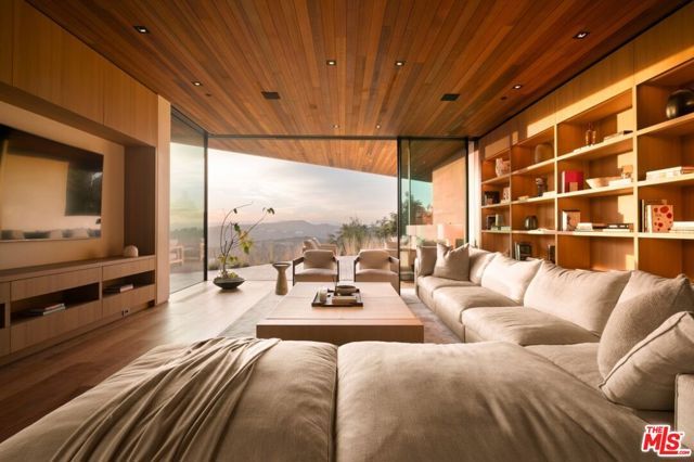 1675 Carla, Beverly Hills, CA 90210