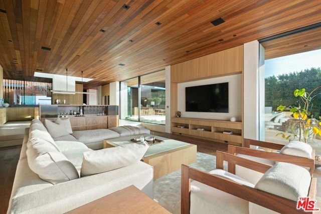 1675 Carla, Beverly Hills, CA 90210