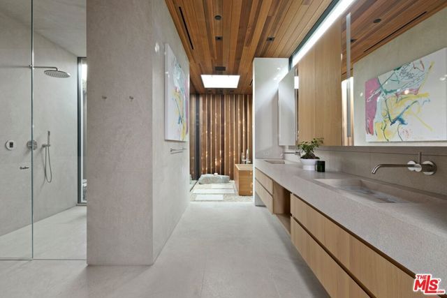 1675 Carla, Beverly Hills, CA 90210