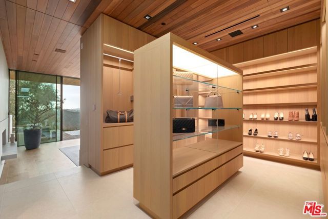 1675 Carla, Beverly Hills, CA 90210