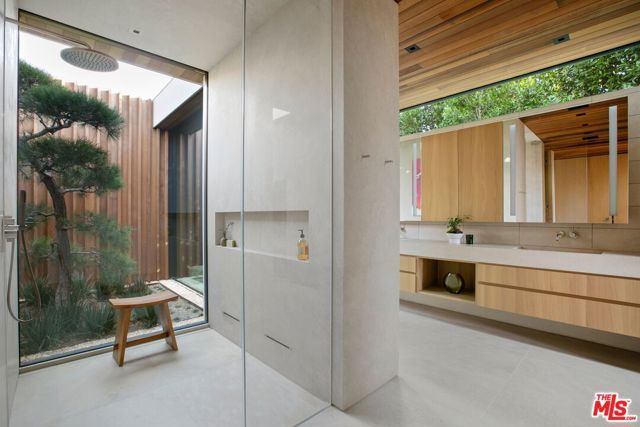 1675 Carla, Beverly Hills, CA 90210