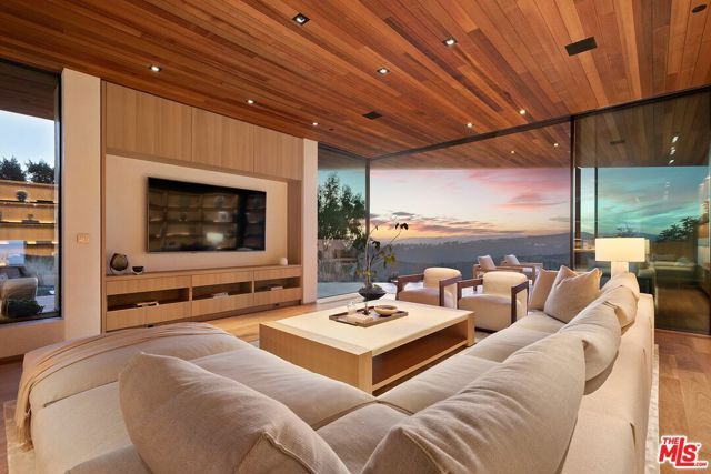 1675 Carla, Beverly Hills, CA 90210